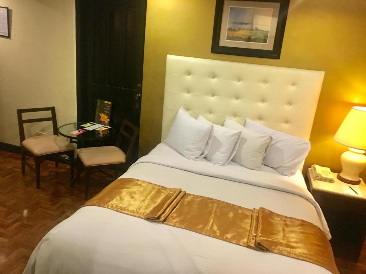 Lourdes Suites Makati City Bagian luar foto