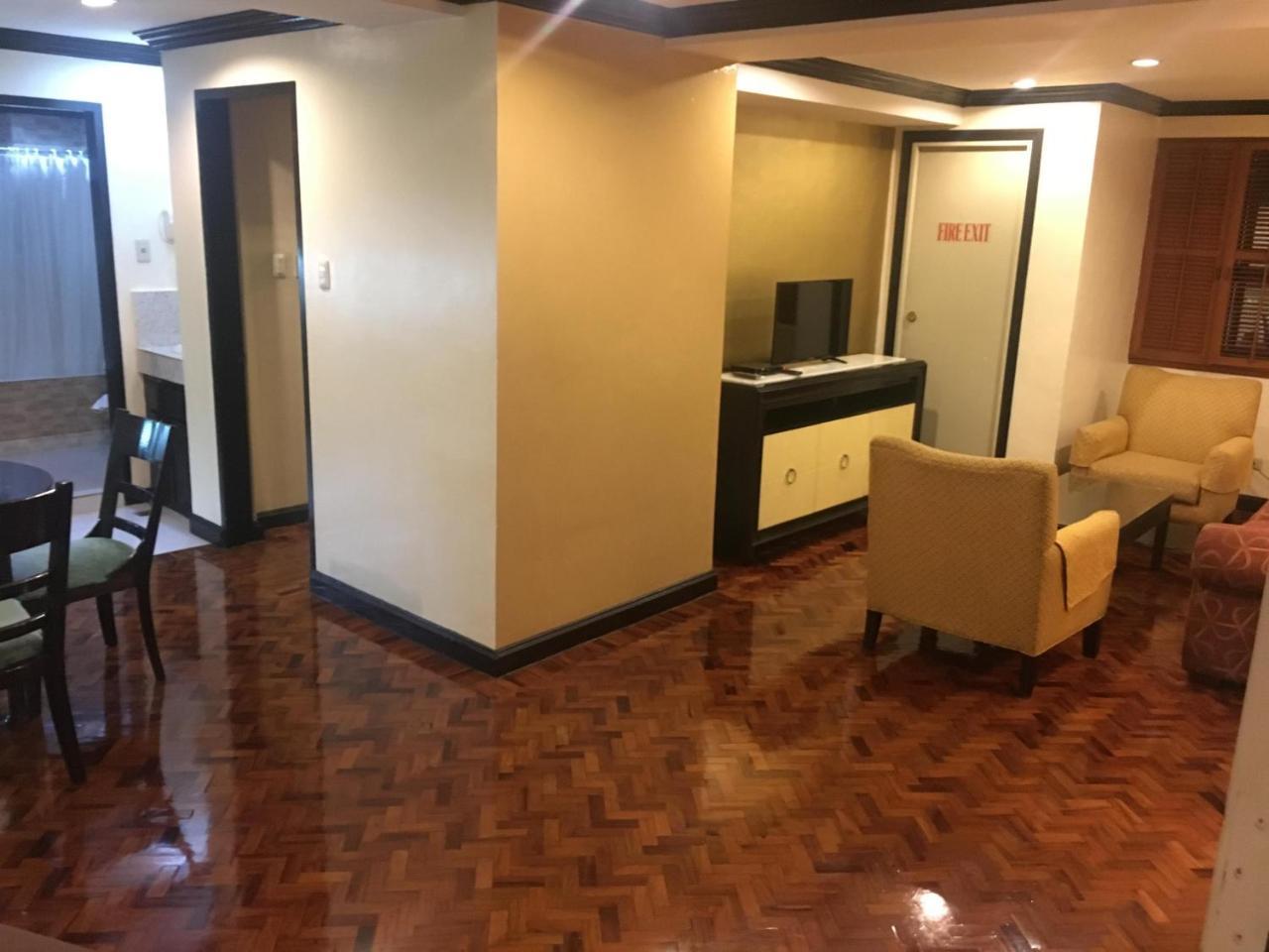 Lourdes Suites Makati City Bagian luar foto