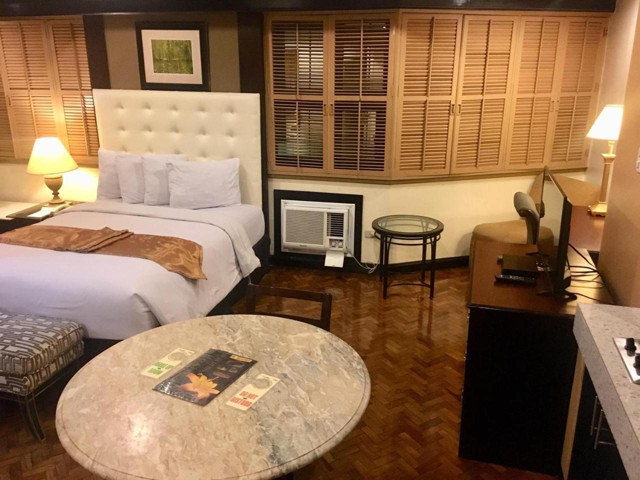 Lourdes Suites Makati City Bagian luar foto